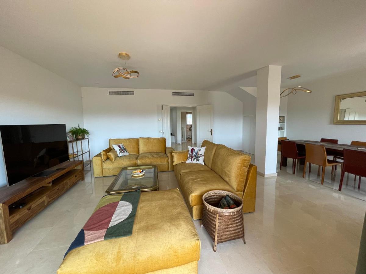 Casa De Loros Marbella